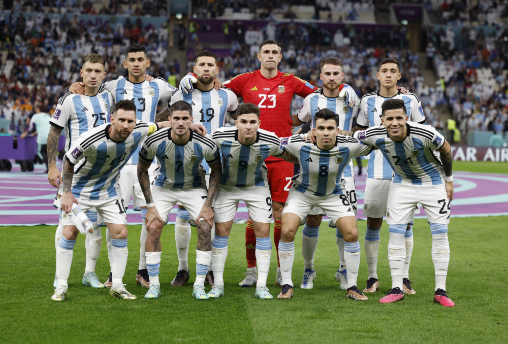 齐达内：小球员要先感受到足球的乐趣，再考虑职业发展问题（齐达内：先让孩子爱上足球，再谈职业道路）