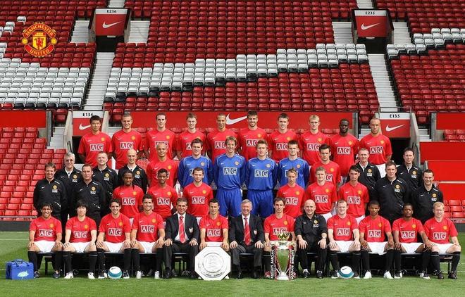 TA记者：阿莫林考虑将阵型调整成433，后面训练重点会落实新阵型上（TA记者：阿莫林酝酿改打4-3-3，后续训练将围绕新阵型展开）