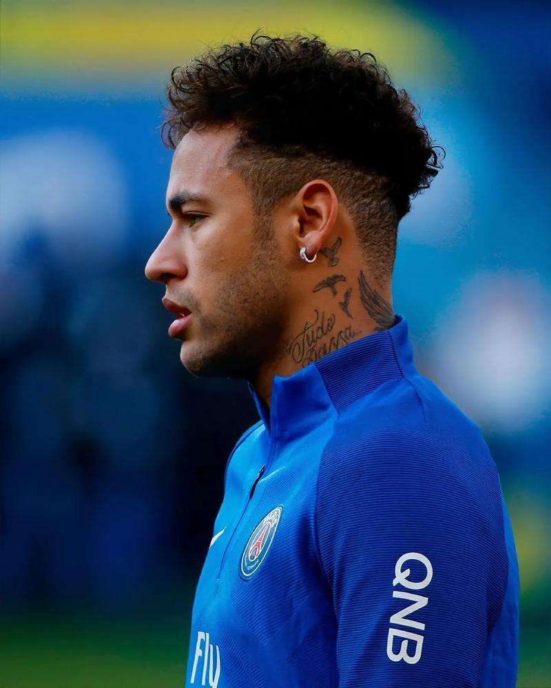 高薪核心拒改踢法！炮轰主帅复制C罗闹剧