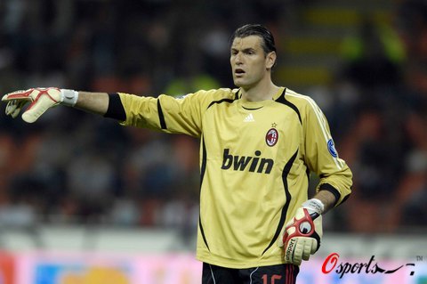 40岁魔笛仍不老！助米兰领跑意甲+连续10轮踢满全场