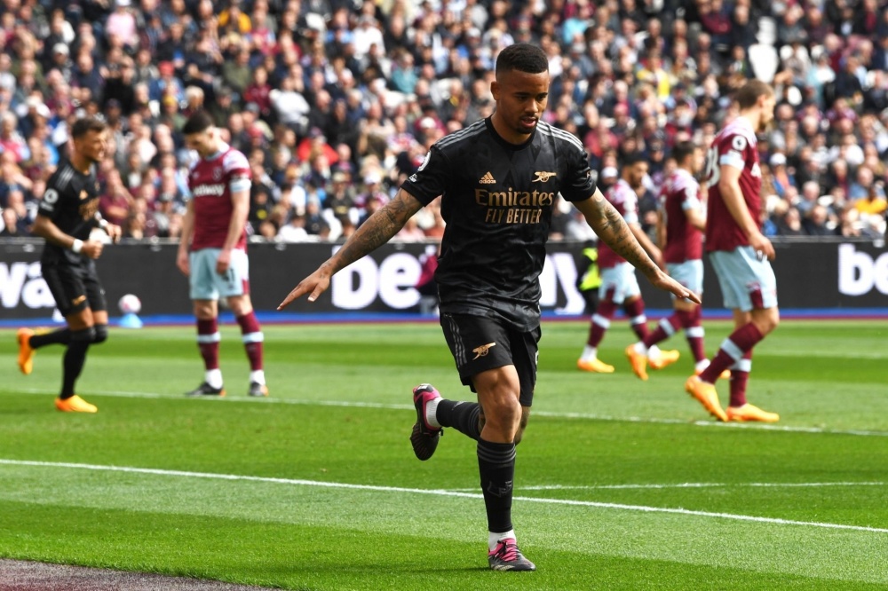 成都蓉城主帅徐正源获三年大合同，球队获亚冠资格，有望争夺双冠，球迷期待新赛季表现。