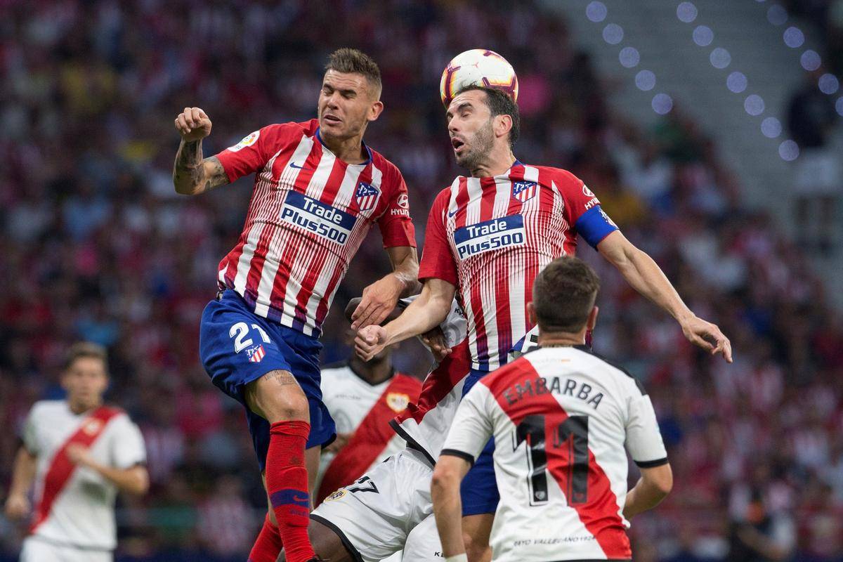 卡卡：对世界杯最美好的回忆是触碰奖杯；很期待新的赛制