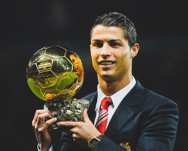 海港小将李新翔：这是梦幻的一年，武磊的点拨对我帮助很大