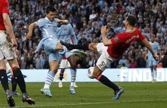 英超争四大战愈演愈烈（英超前四之争白热化）