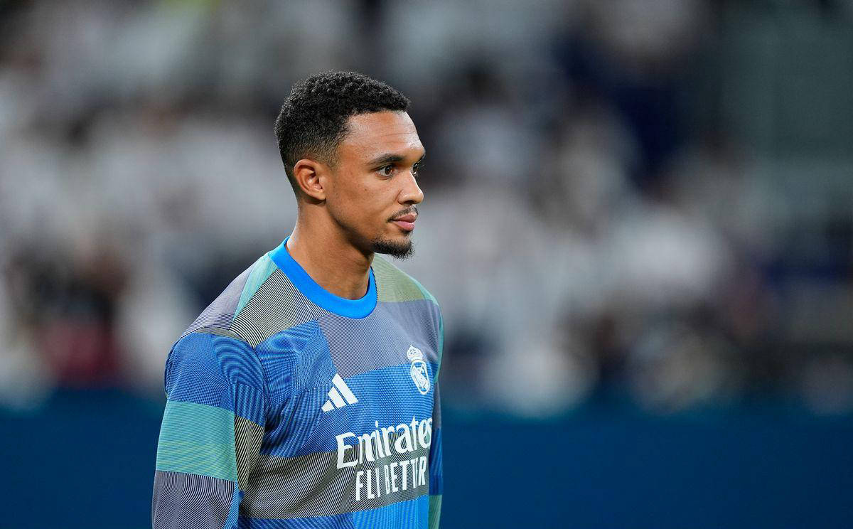 齐达内空降上海！回应 “齐玄宗” 标签，揭秘欧冠三连真相（齐达内现身上海，回应“齐玄宗”外号，解码欧冠三连背后的故事）