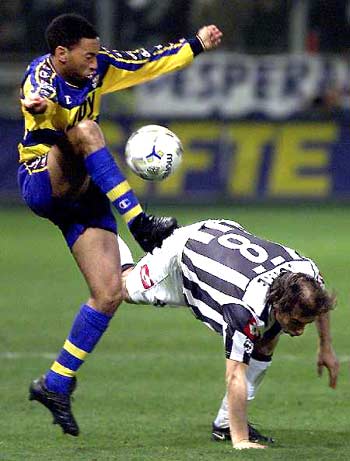 U16国足将在铜梁龙体育场踢4场亚预赛，璧铜线将加开列车