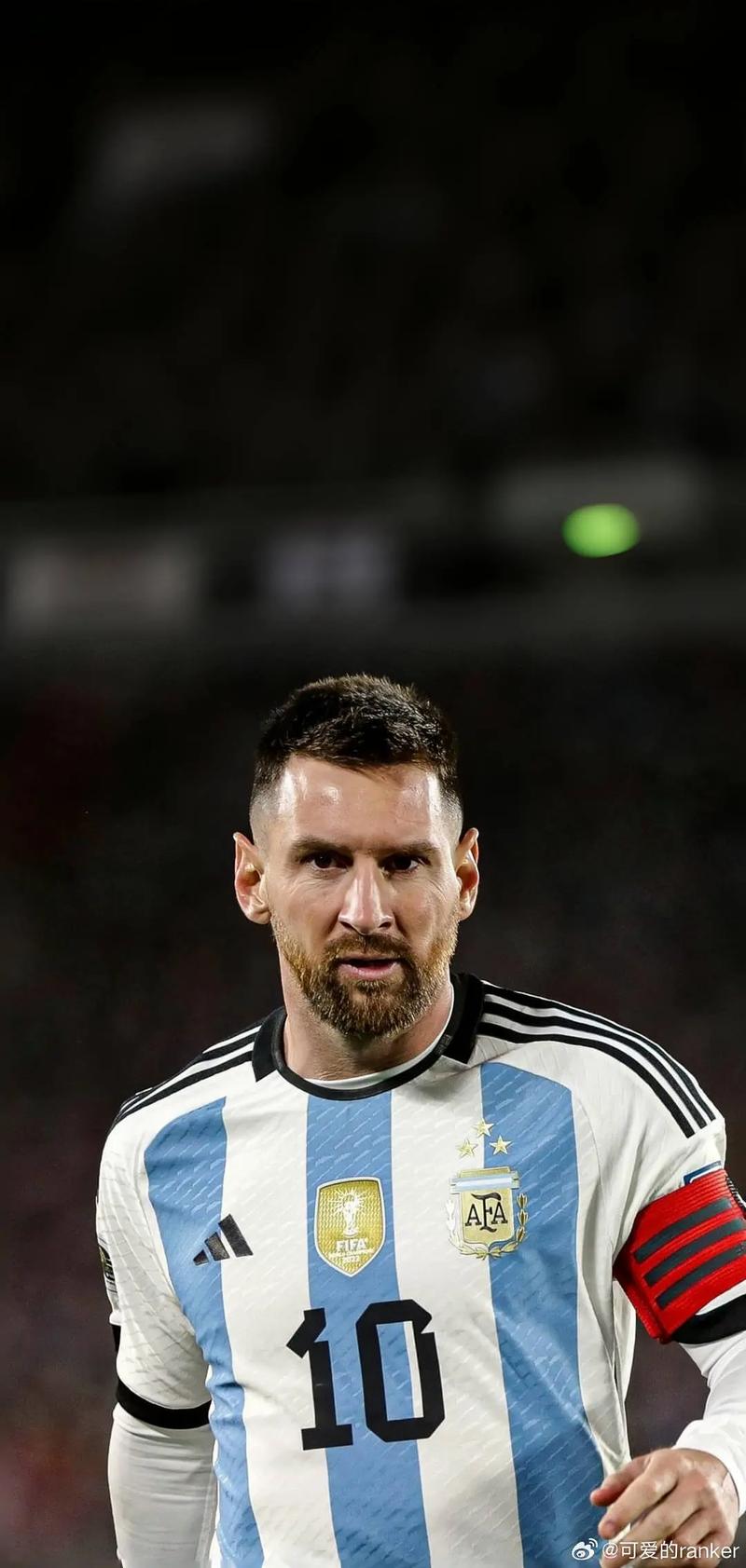 三连冠！上海海港加冕2025赛季中超冠军，摘下队史中超第四星